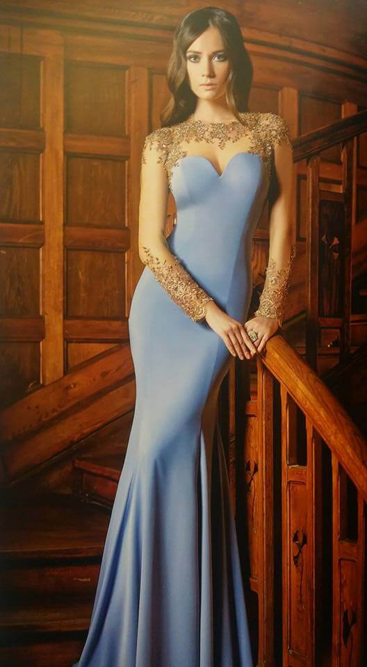 robe libanaise bleue ciel avec manches