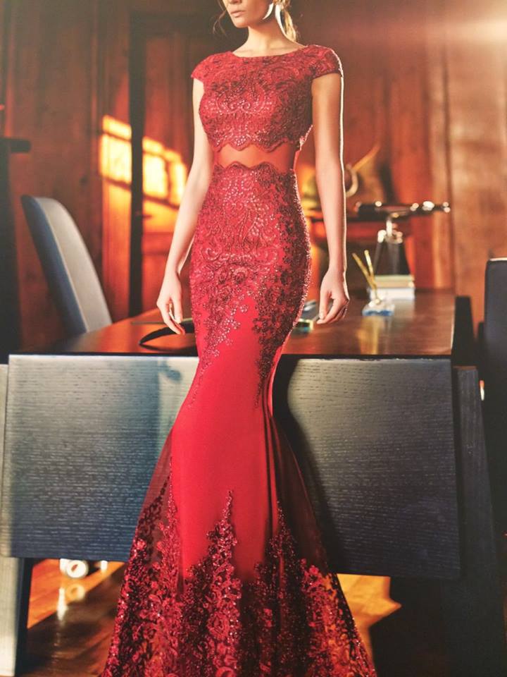 robe libanaise rouge déesse